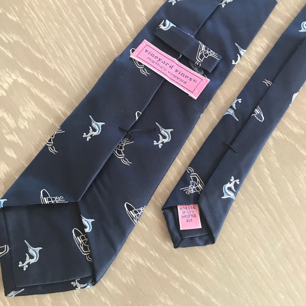 Vineyard Vines men’s Shark Tie